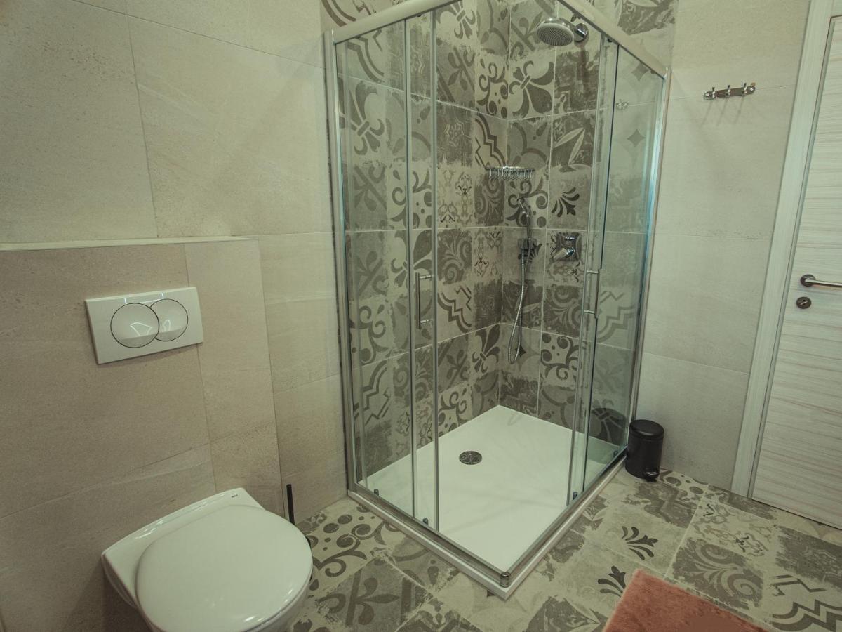 Apartmani Infinity Osijek Exterior foto
